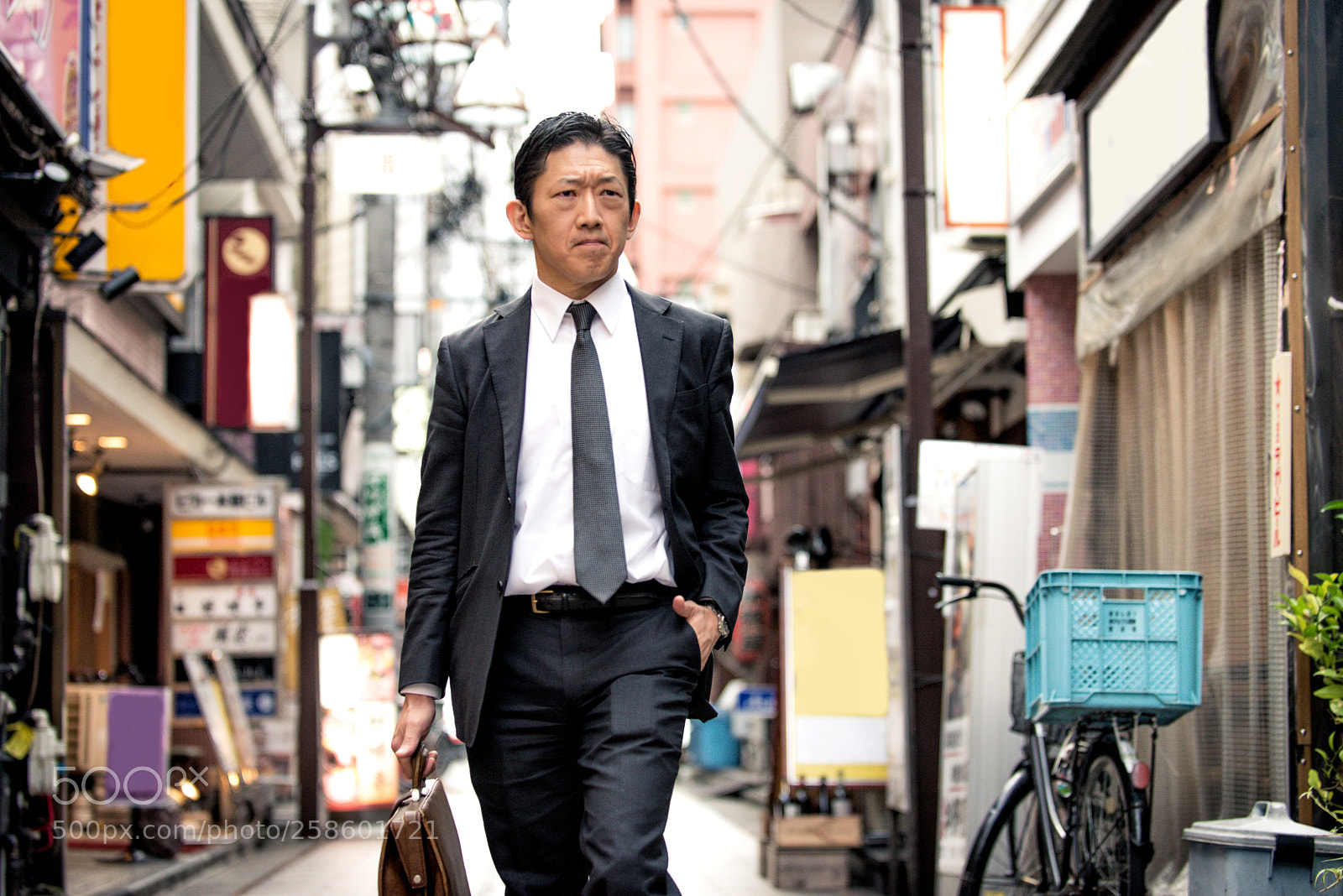 Nikon D610 sample photo. Japanese businessman in tokyo photography