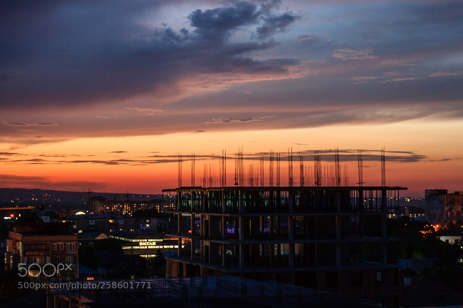 Canon EOS 600D (Rebel EOS T3i / EOS Kiss X5) sample photo. Sunset in the city photography