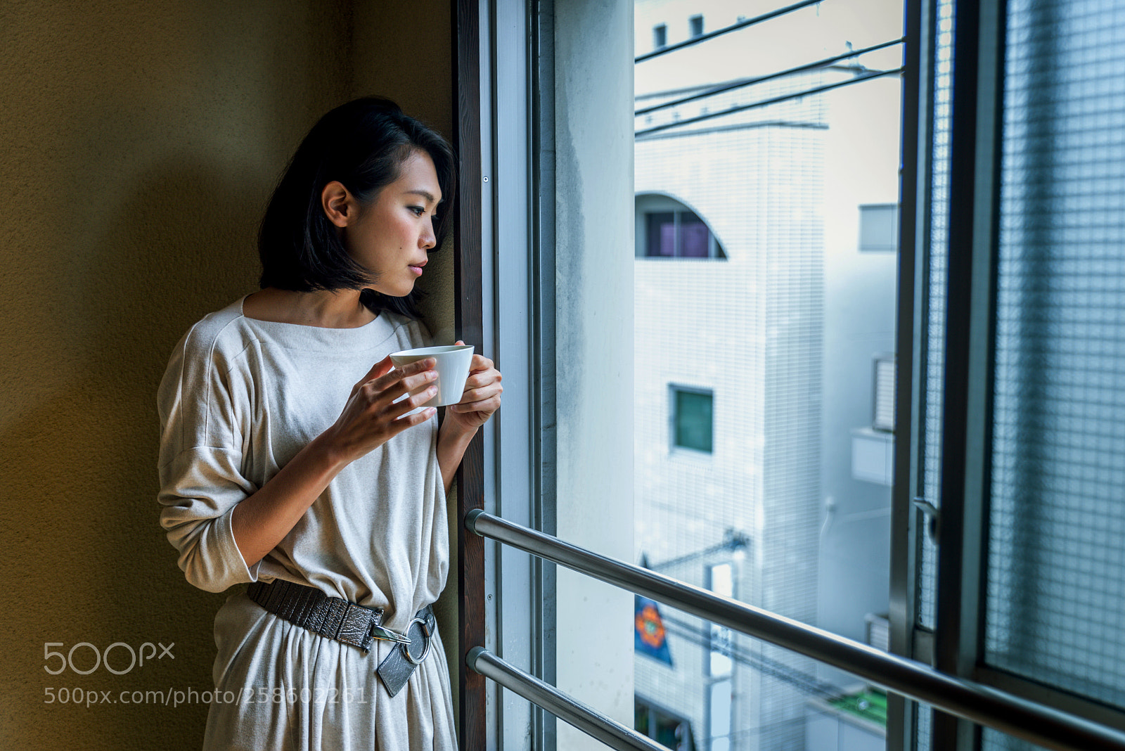 Nikon D610 sample photo. Japanese girl sits at photography