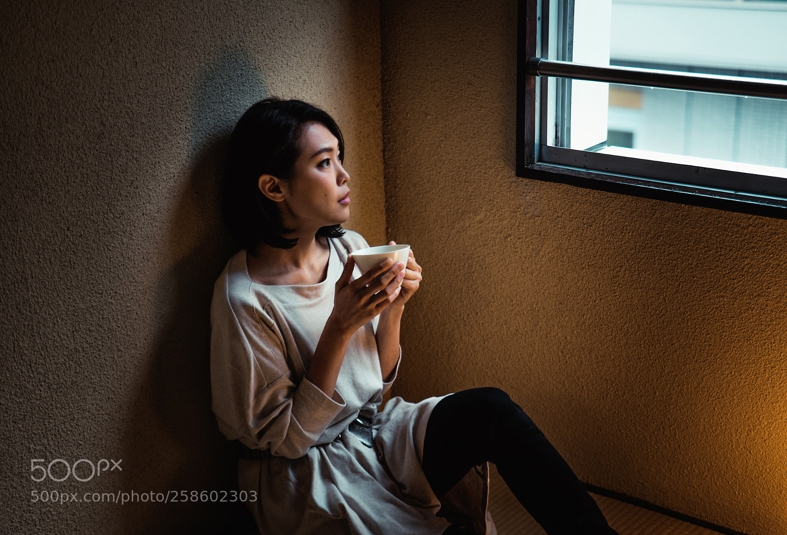 Nikon D610 sample photo. Japanese girl sits at photography