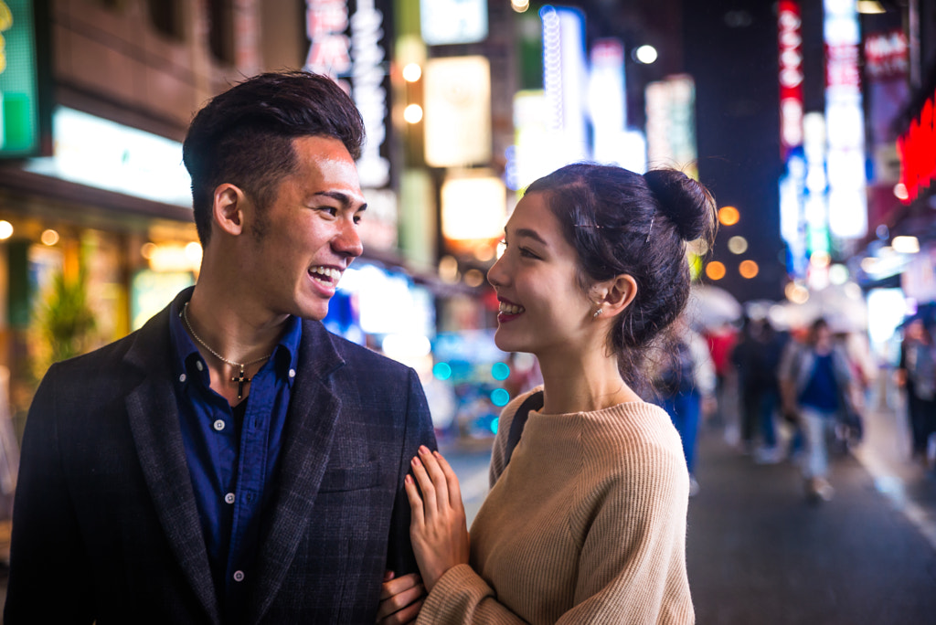 Happy japanese couple dating outdoors in Tokyo by fabio formaggio on 500px.com