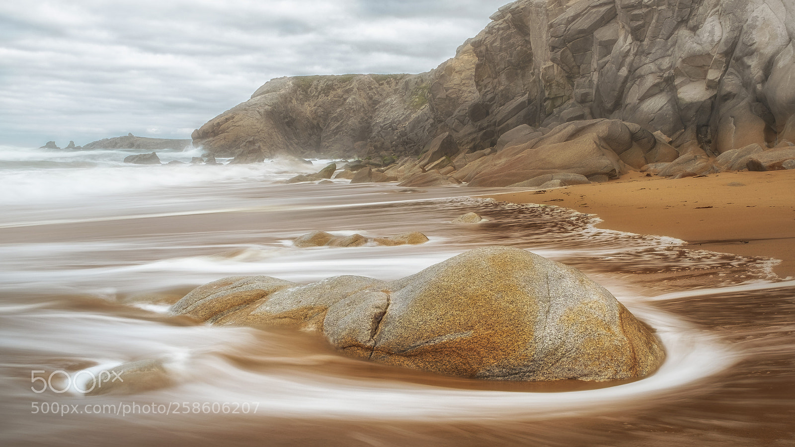 Fujifilm X-T2 sample photo. Steadiness and flow photography