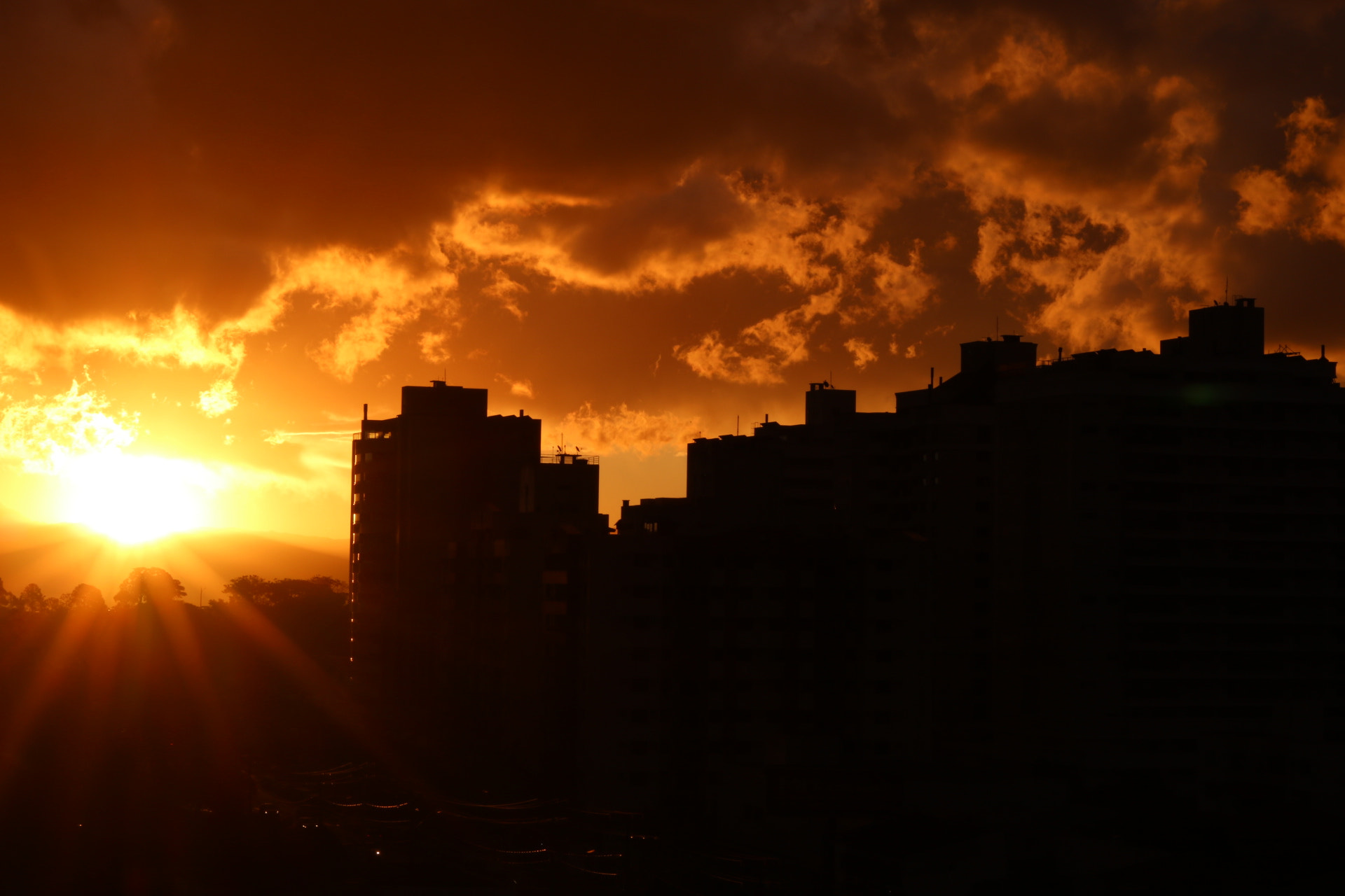 Canon EOS 750D (EOS Rebel T6i / EOS Kiss X8i) sample photo. Sunset after the rain photography