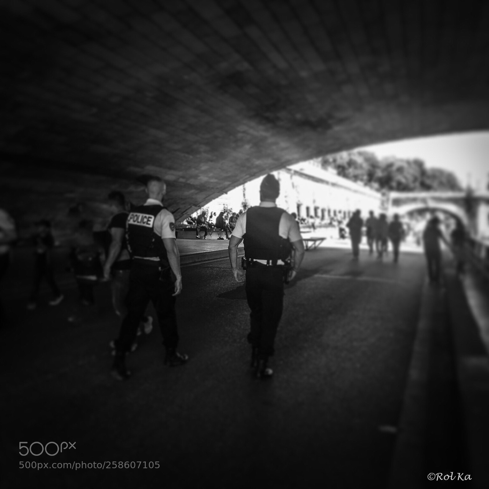 Apple iPhone SE sample photo. Police française  photography
