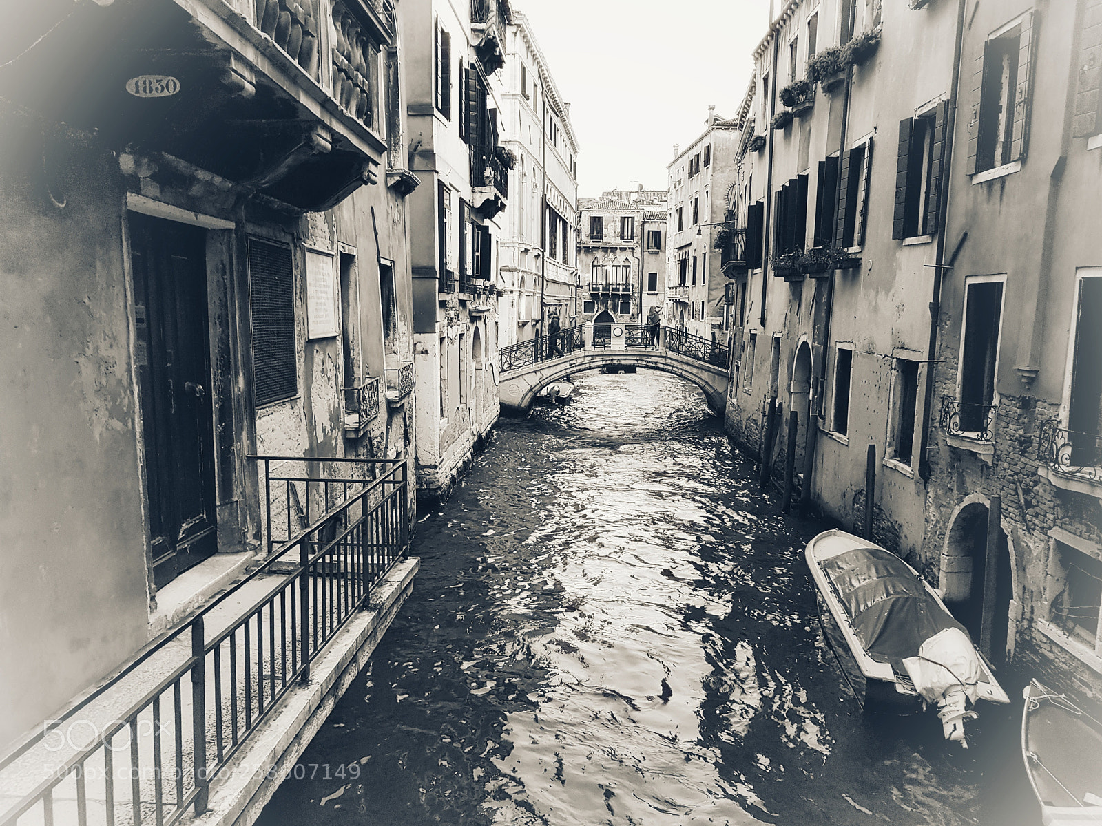 Samsung Galaxy S8+ sample photo. #canal #blackandwhite #venezia #venecia?? photography
