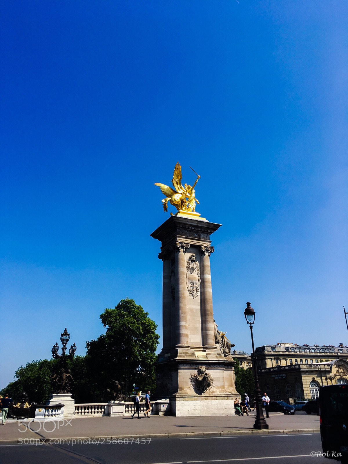 Apple iPhone SE sample photo. Statue photography