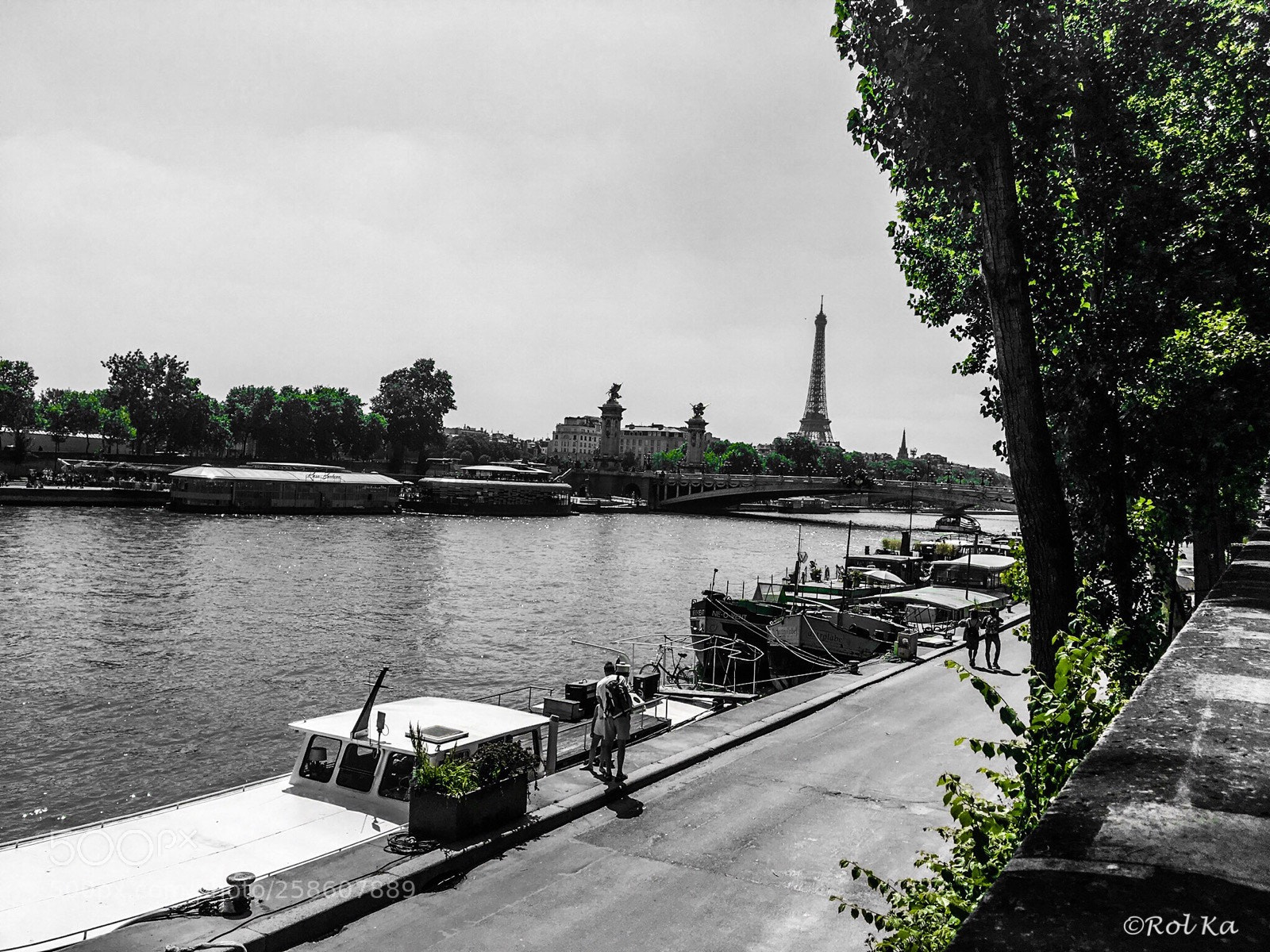 Apple iPhone SE sample photo. Tour eiffel photography