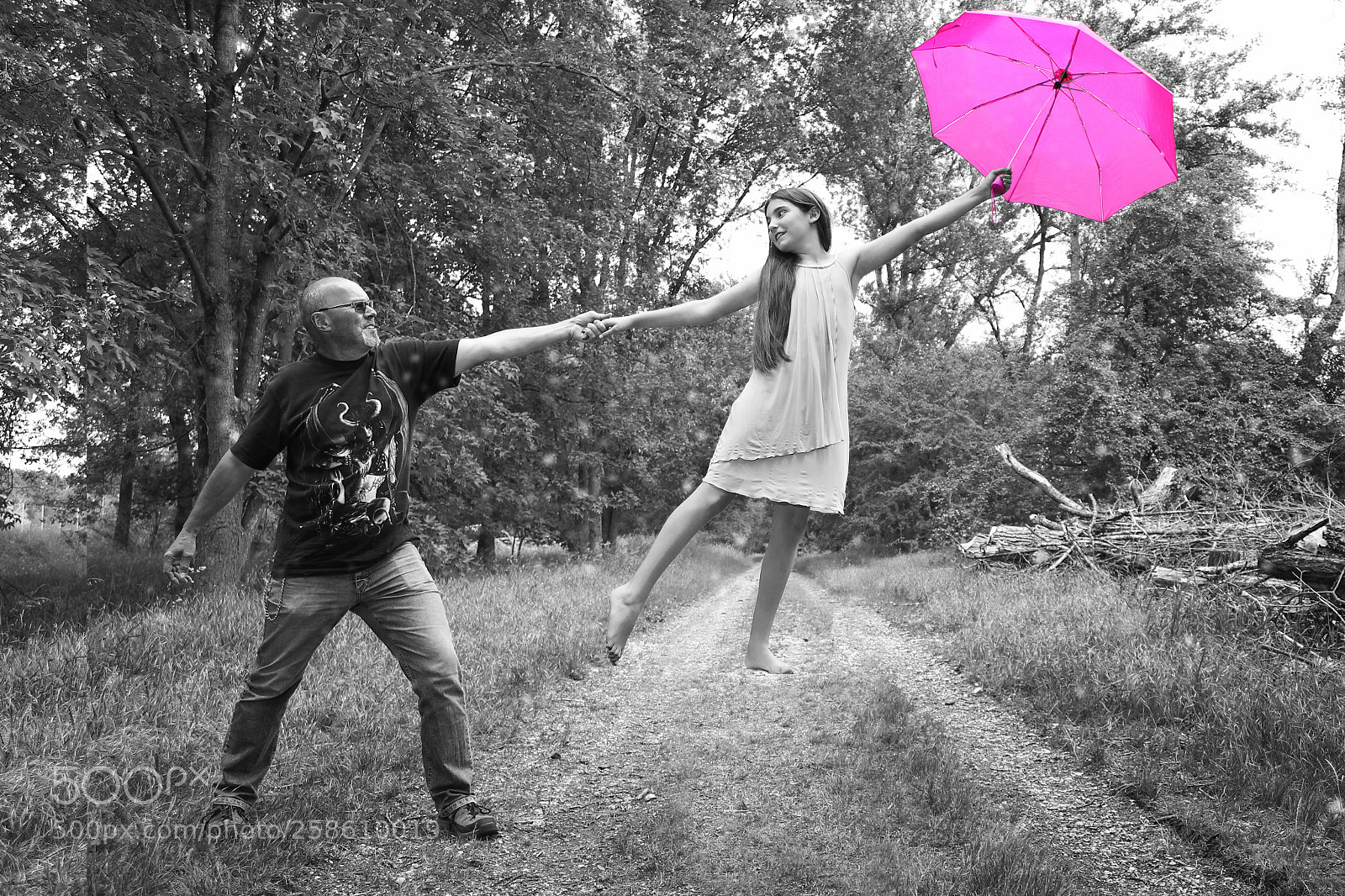 Canon EOS 600D (Rebel EOS T3i / EOS Kiss X5) sample photo. Umbrella photography