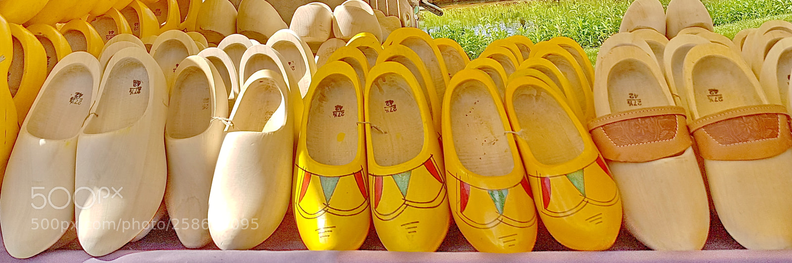 Samsung Galaxy S7 sample photo. Wooden shoes photography