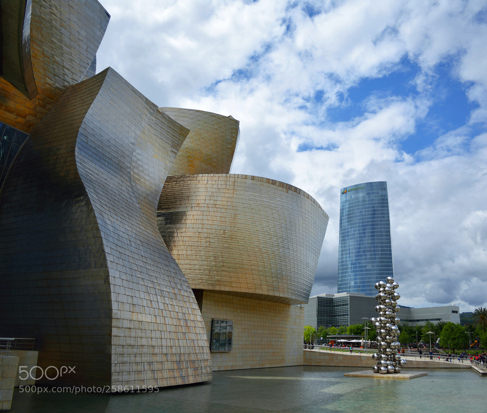 Nikon D5200 sample photo. Guggenheim museum photography
