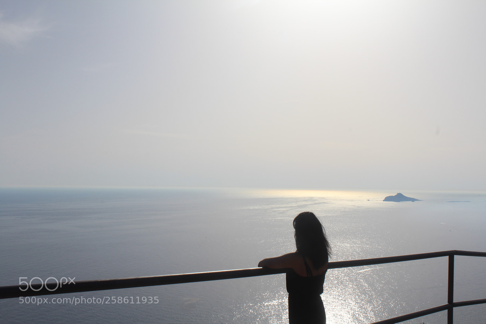 Canon EOS 1200D (EOS Rebel T5 / EOS Kiss X70 / EOS Hi) sample photo. Queen of the world photography