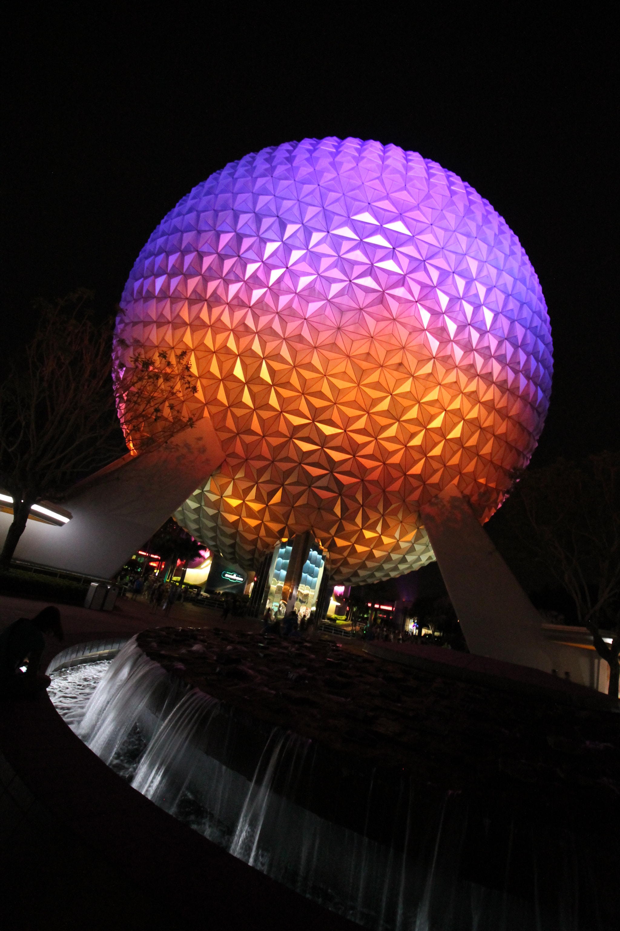 Canon EOS 1100D (EOS Rebel T3 / EOS Kiss X50) sample photo. Spaceship earth photography