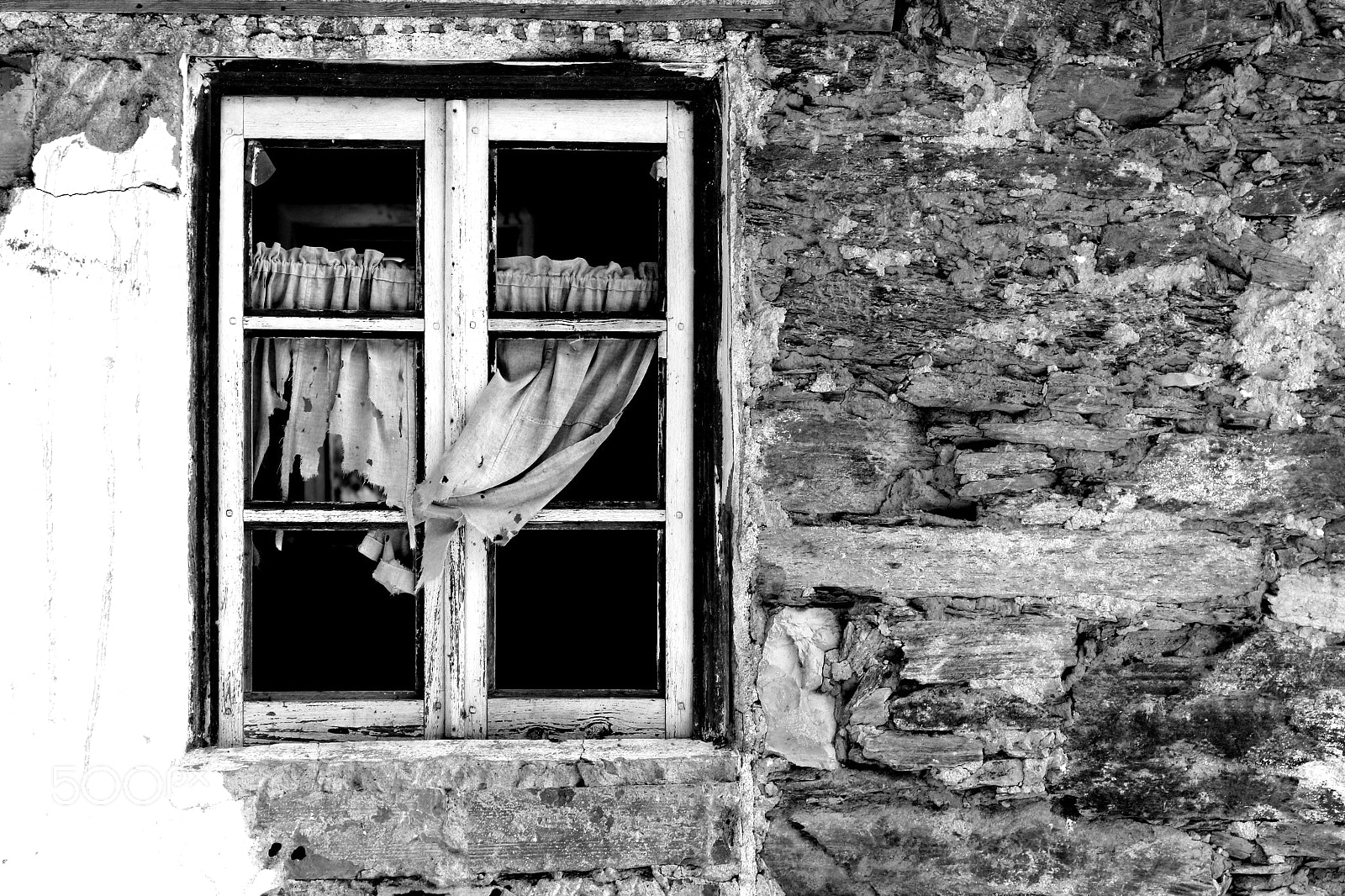 Canon EF 24-70mm F4L IS USM sample photo. Window photography