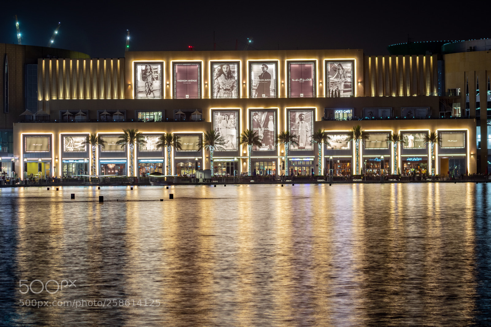 Nikon D5300 sample photo. Dubai mall photography