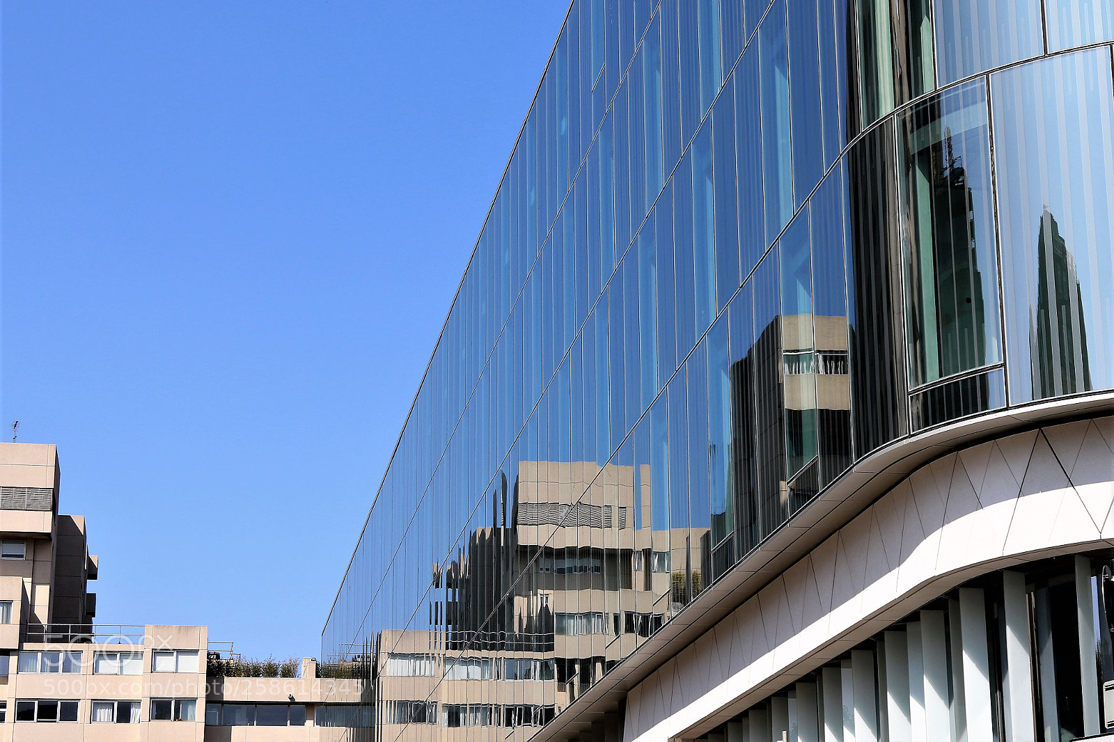 Canon EOS 7D Mark II sample photo. Glass reflection photography