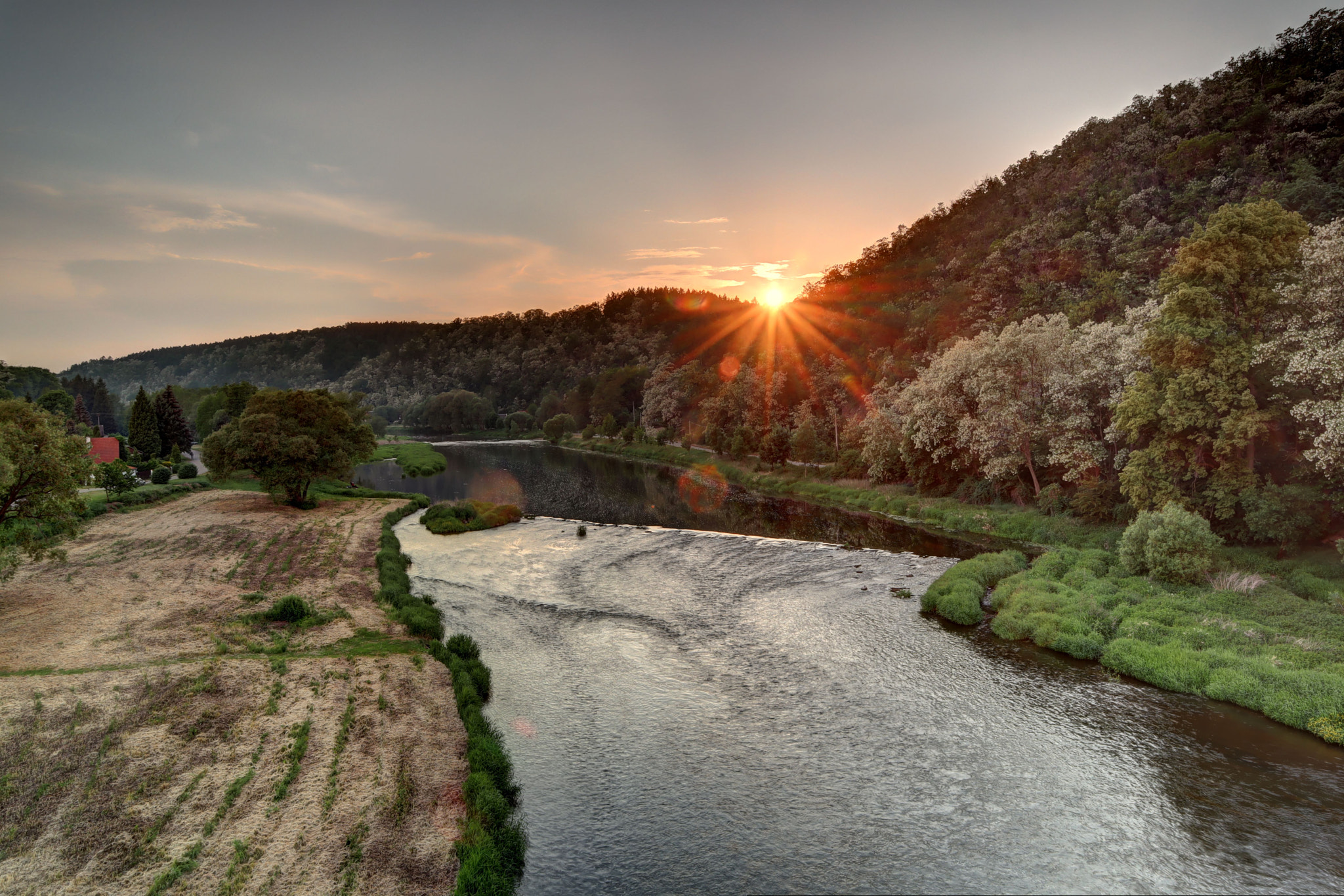 Canon EOS M50 (EOS Kiss M) sample photo. Sunset over the river berounka photography