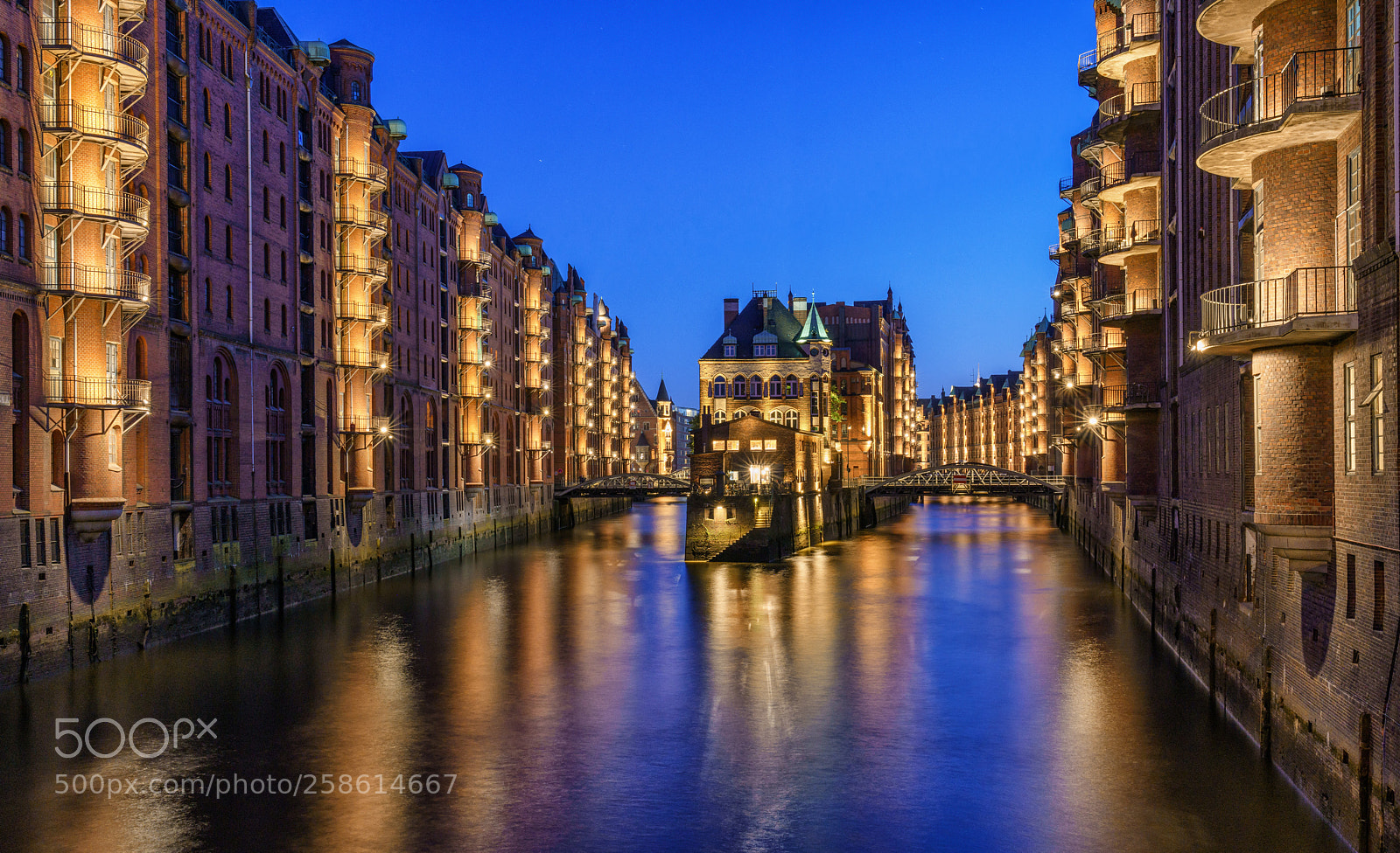 Sony a7R II sample photo. Classic hamburg photography