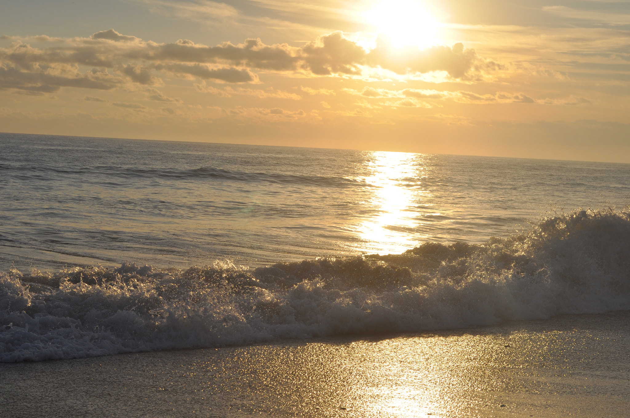 Nikon D5000 sample photo. Happy beach moments photography