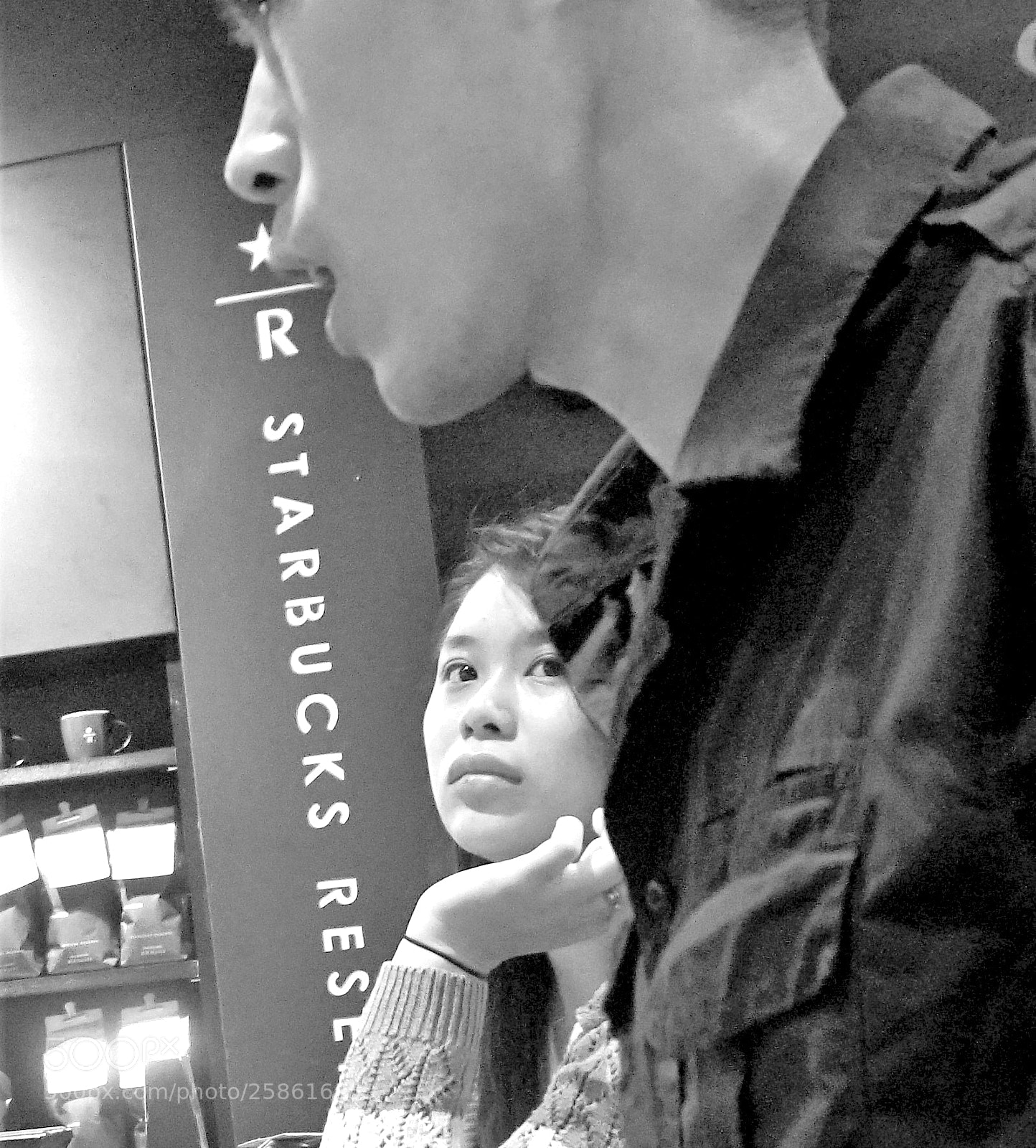 Sony a6500 sample photo. Woman looks at man photography
