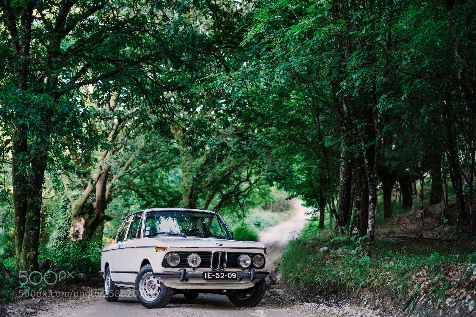 Fujifilm X-Pro1 sample photo. Bmw 2002 photography