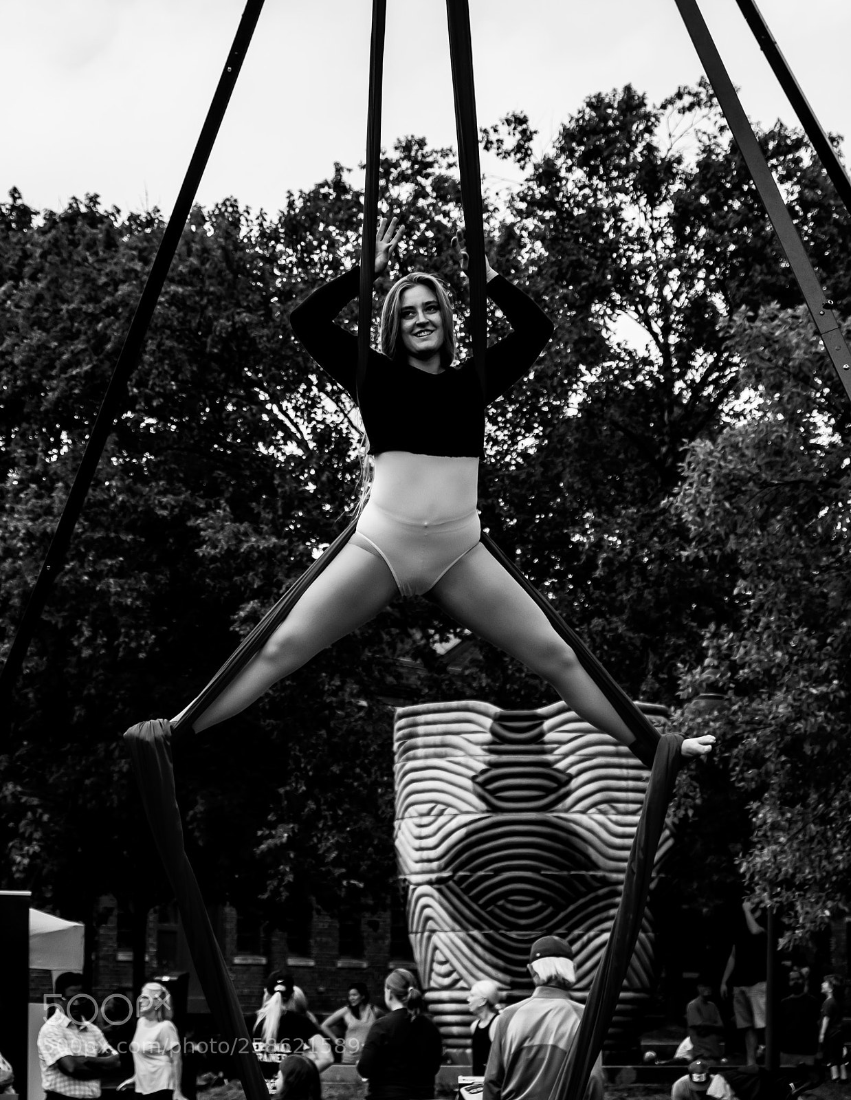 Fujifilm X-T20 sample photo. Aerialist photography
