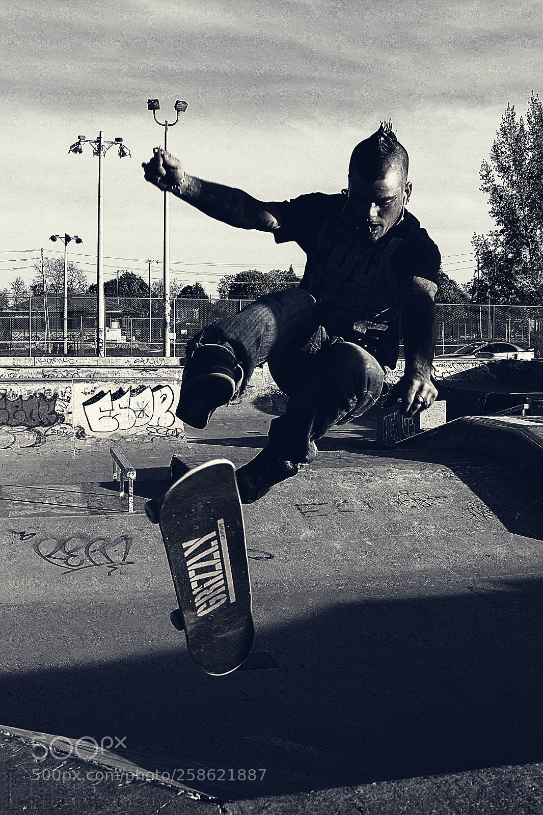 Canon EOS 100D (EOS Rebel SL1 / EOS Kiss X7) sample photo. 66 thieves apparel photography