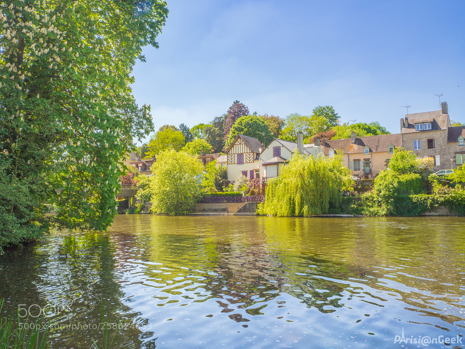 Olympus OM-D E-M10 II sample photo. Fresnay-sur-sarthe photography