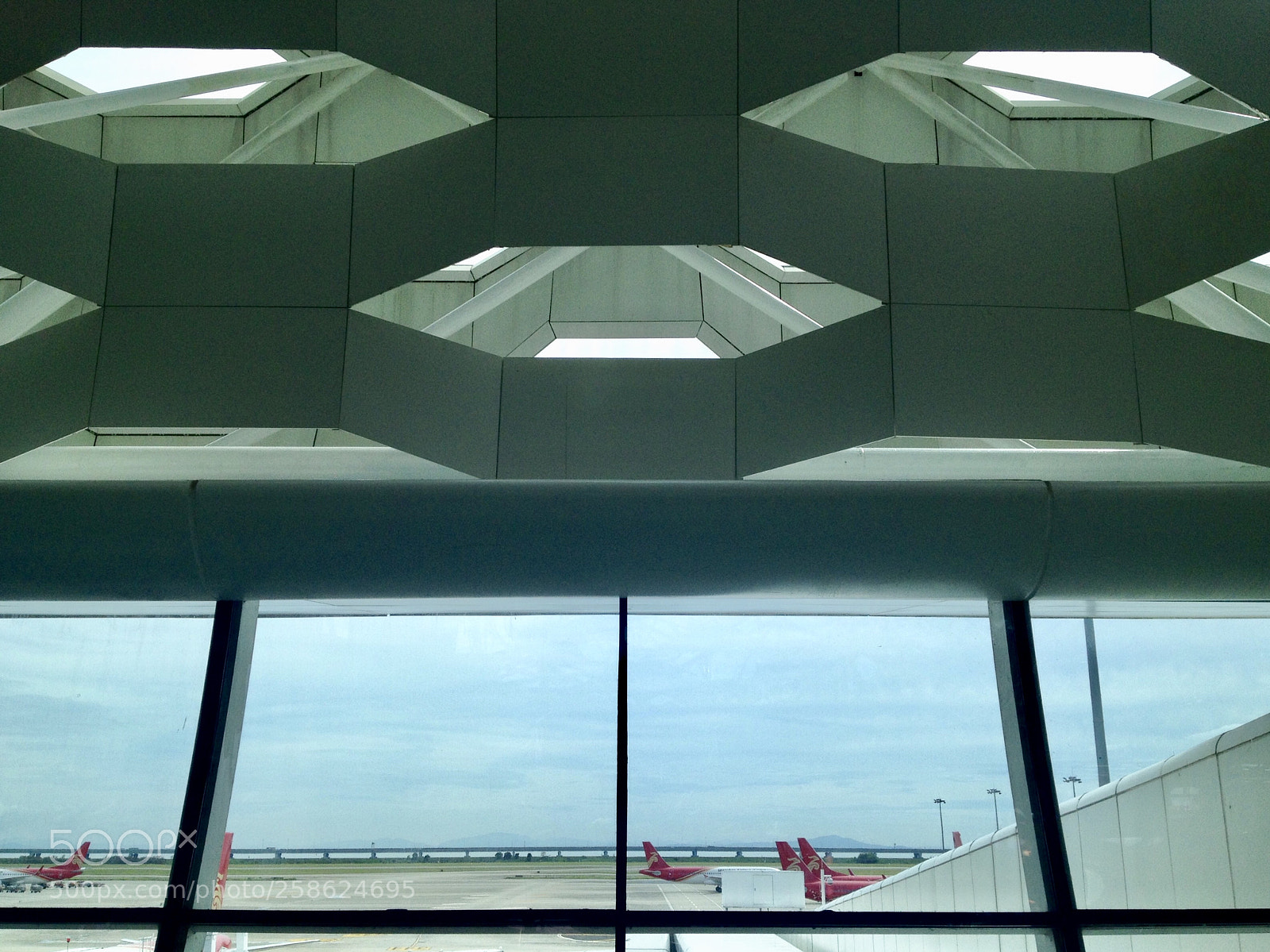 Apple iPhone 4S sample photo. Shenzhen airport2 photography