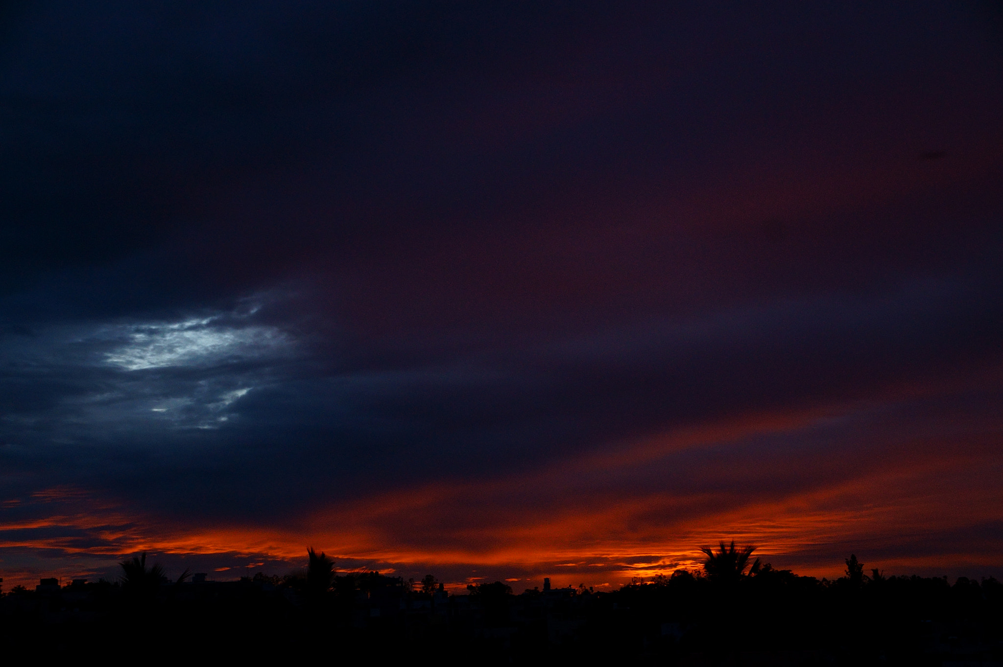 Sony SLT-A58 + Sony DT 18-135mm F3.5-5.6 SAM sample photo. Storm's a brewing photography