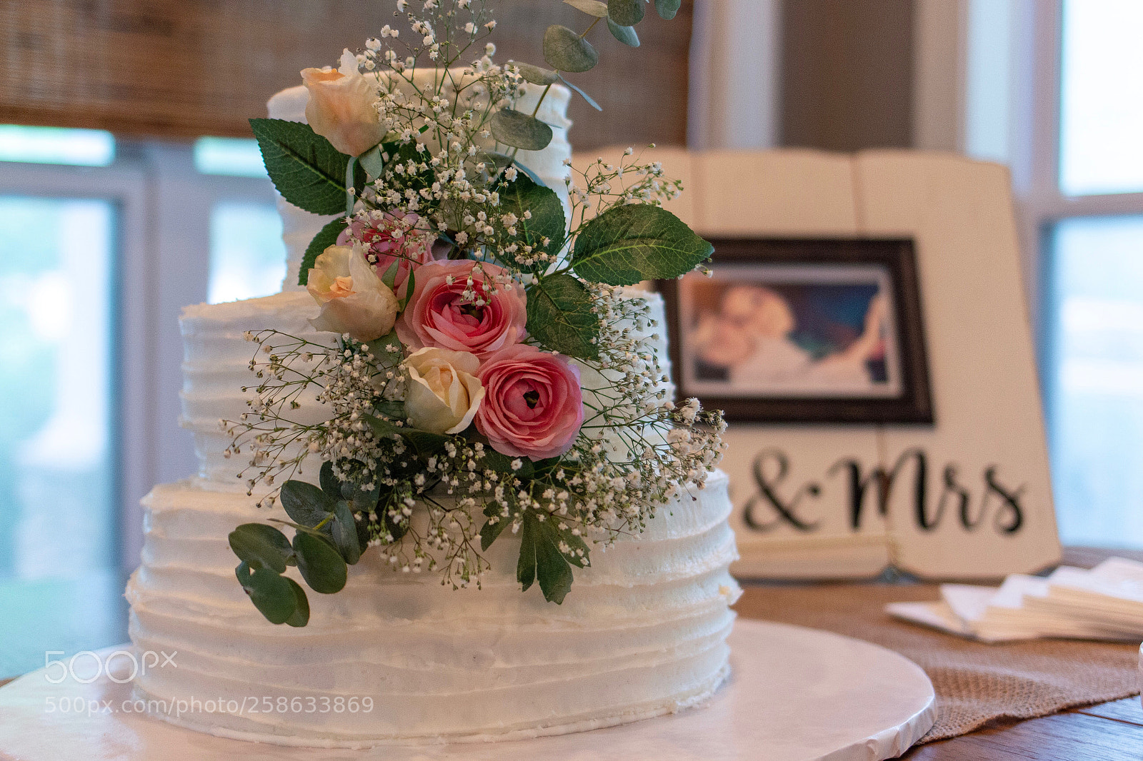 Canon EOS 700D (EOS Rebel T5i / EOS Kiss X7i) sample photo. Nieces wedding cake photography