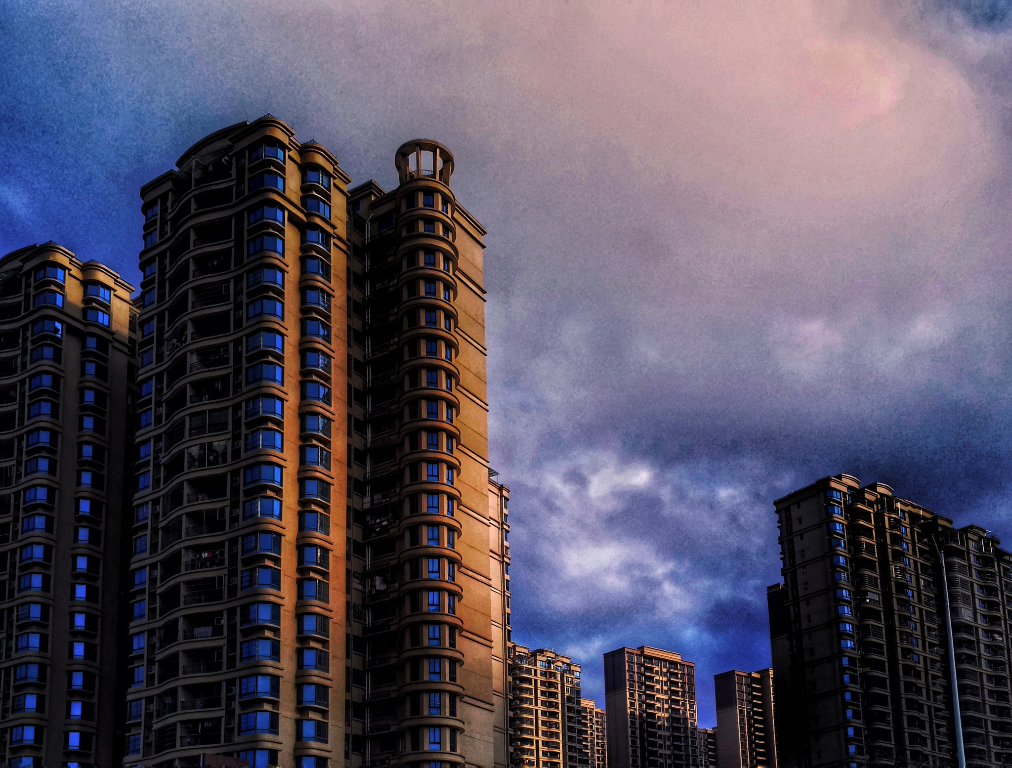 Xiaomi MI NOTE Pro sample photo. Under the sky photography