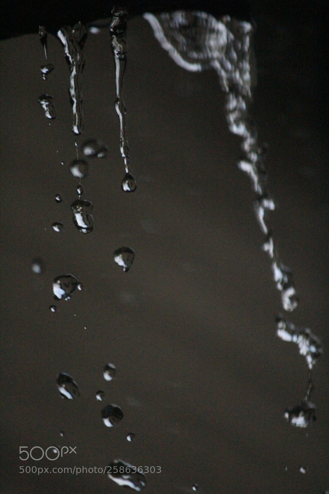 Canon EOS 600D (Rebel EOS T3i / EOS Kiss X5) sample photo. Breaking off photography