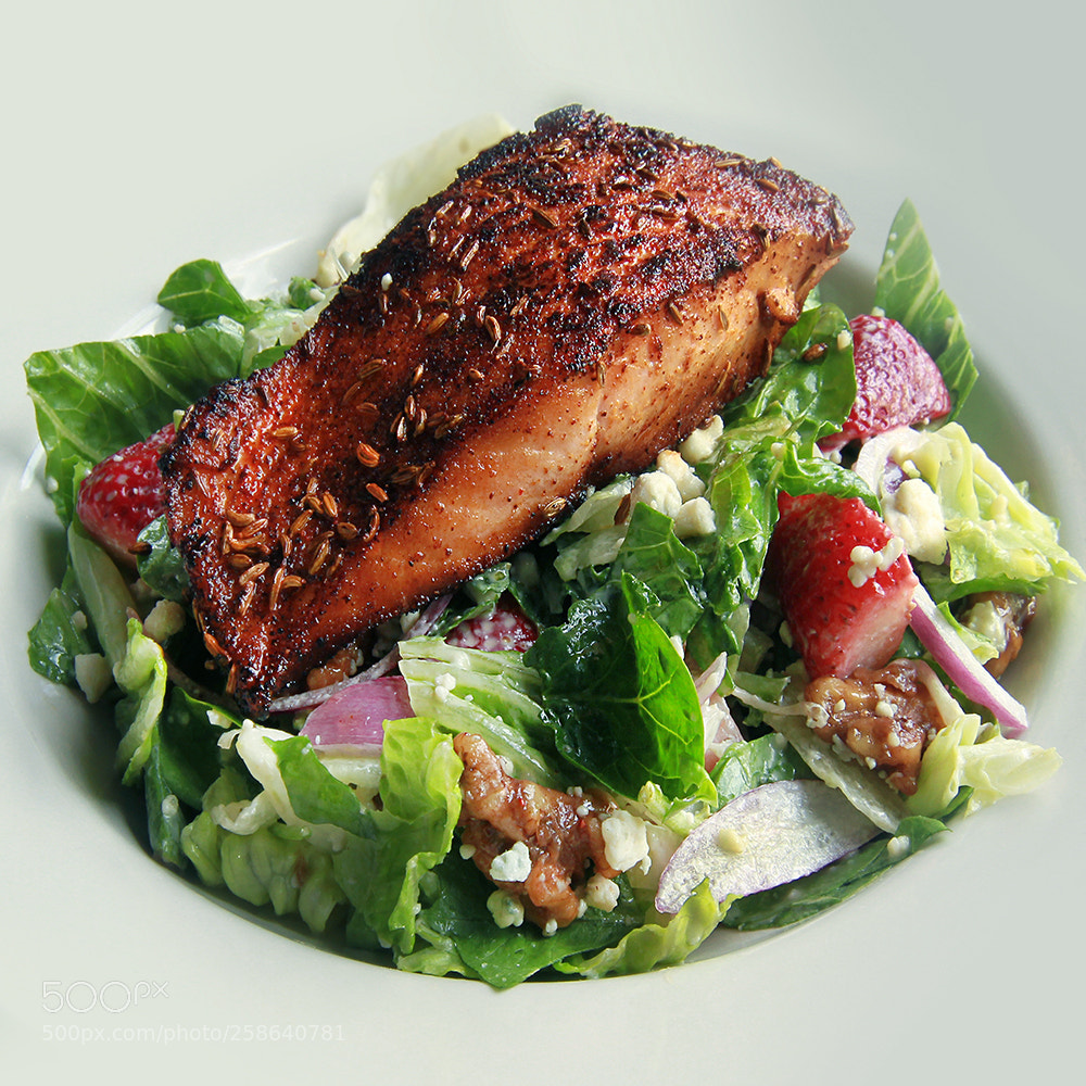 Canon EOS 7D sample photo. Fresh salmon salad photography