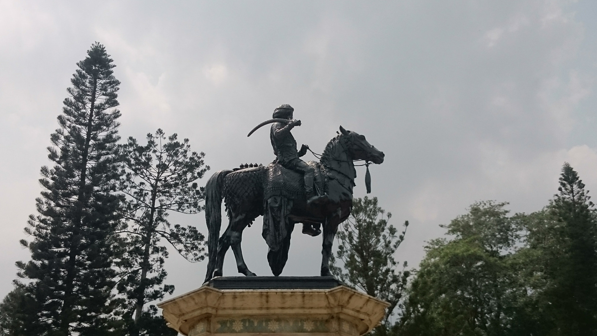 Sony Xperia Z2 sample photo. Statue photography