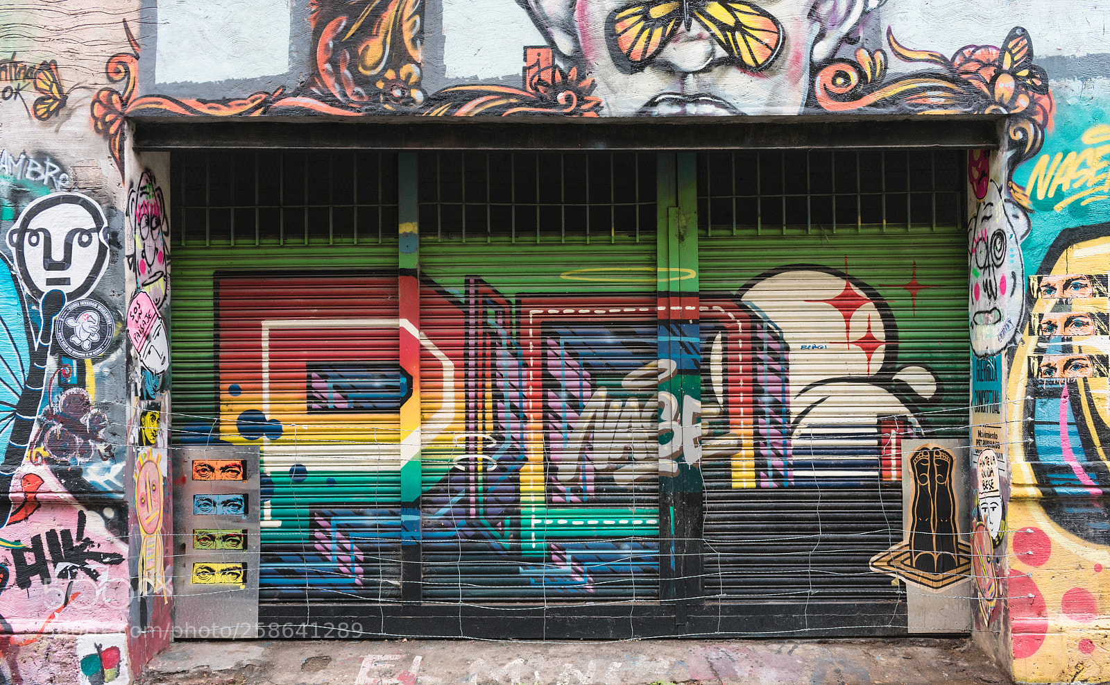 Nikon D3400 sample photo. Streetart photography