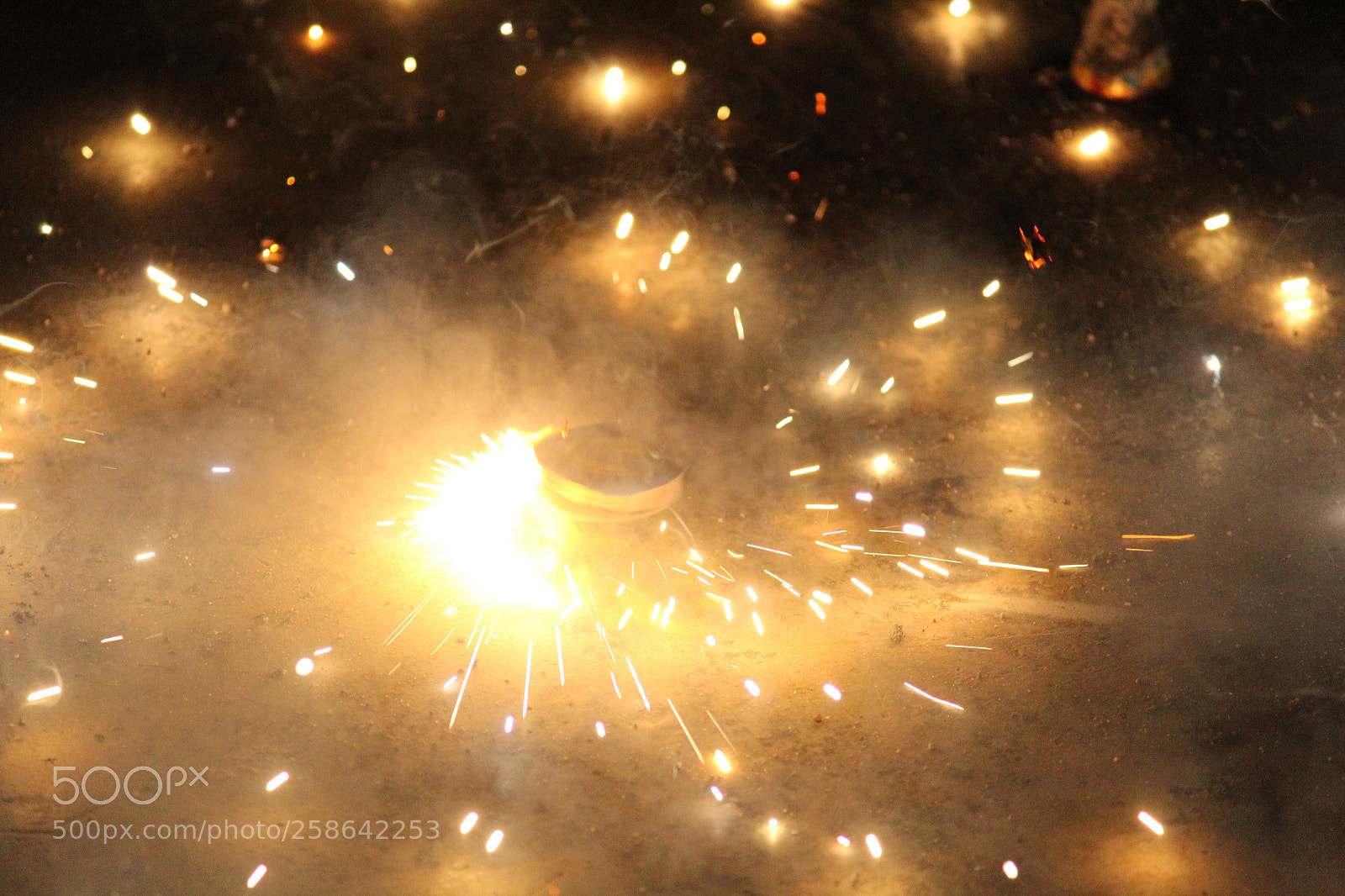 Canon EF-S 55-250mm F4-5.6 IS II sample photo. Festival eve photography