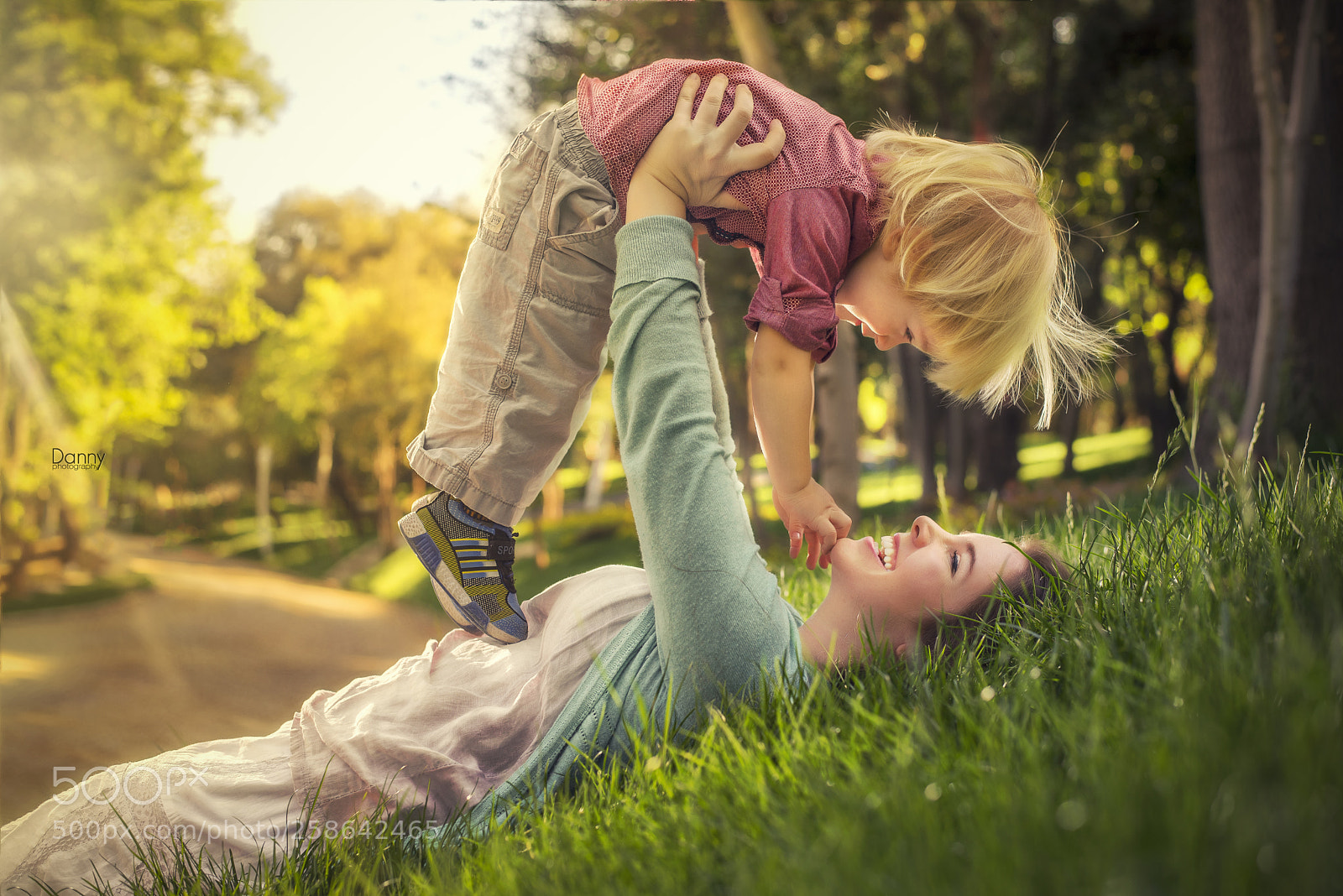 Nikon D750 sample photo. Motherhood photography
