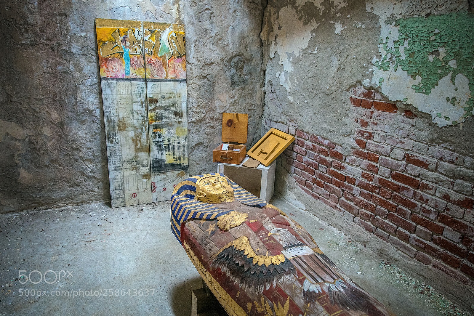 Canon EOS 5D Mark IV sample photo. The prisoner's sarcophagus photography