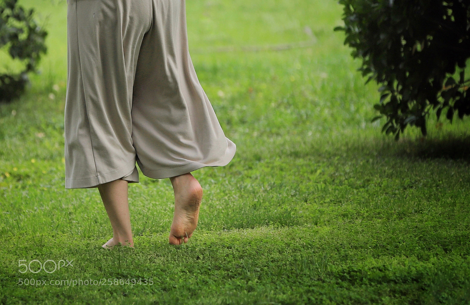 Canon EOS 6D Mark II sample photo. 赤足是青春的爱 photography