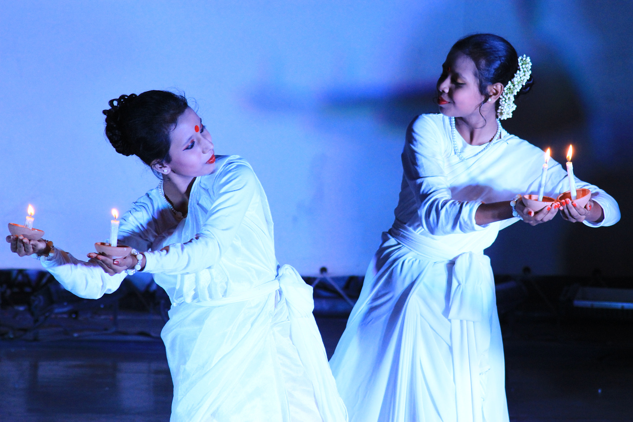 Canon EOS 600D (Rebel EOS T3i / EOS Kiss X5) sample photo. Candle dance photography
