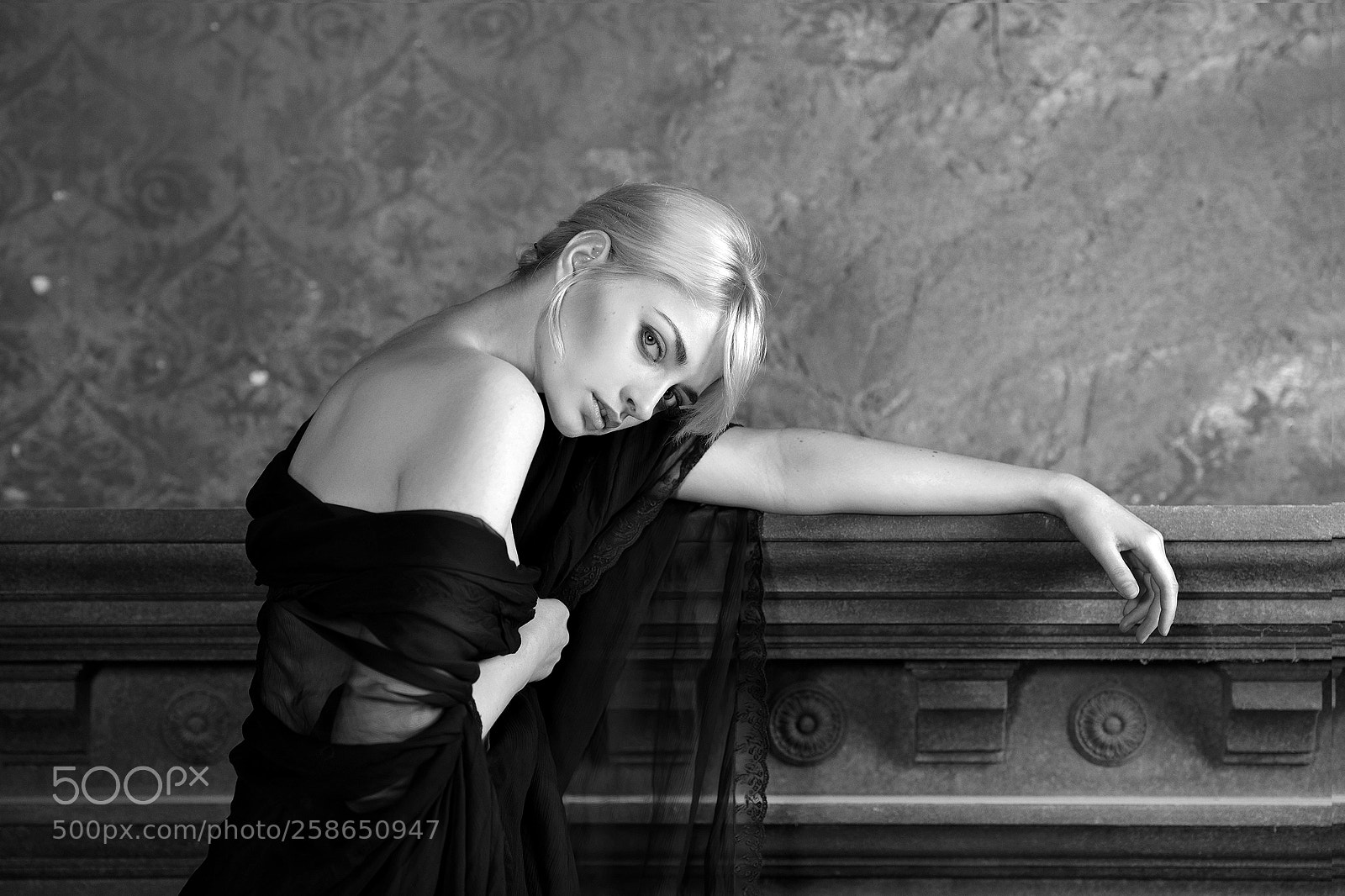 Sony a9 sample photo. Dressed in black photography