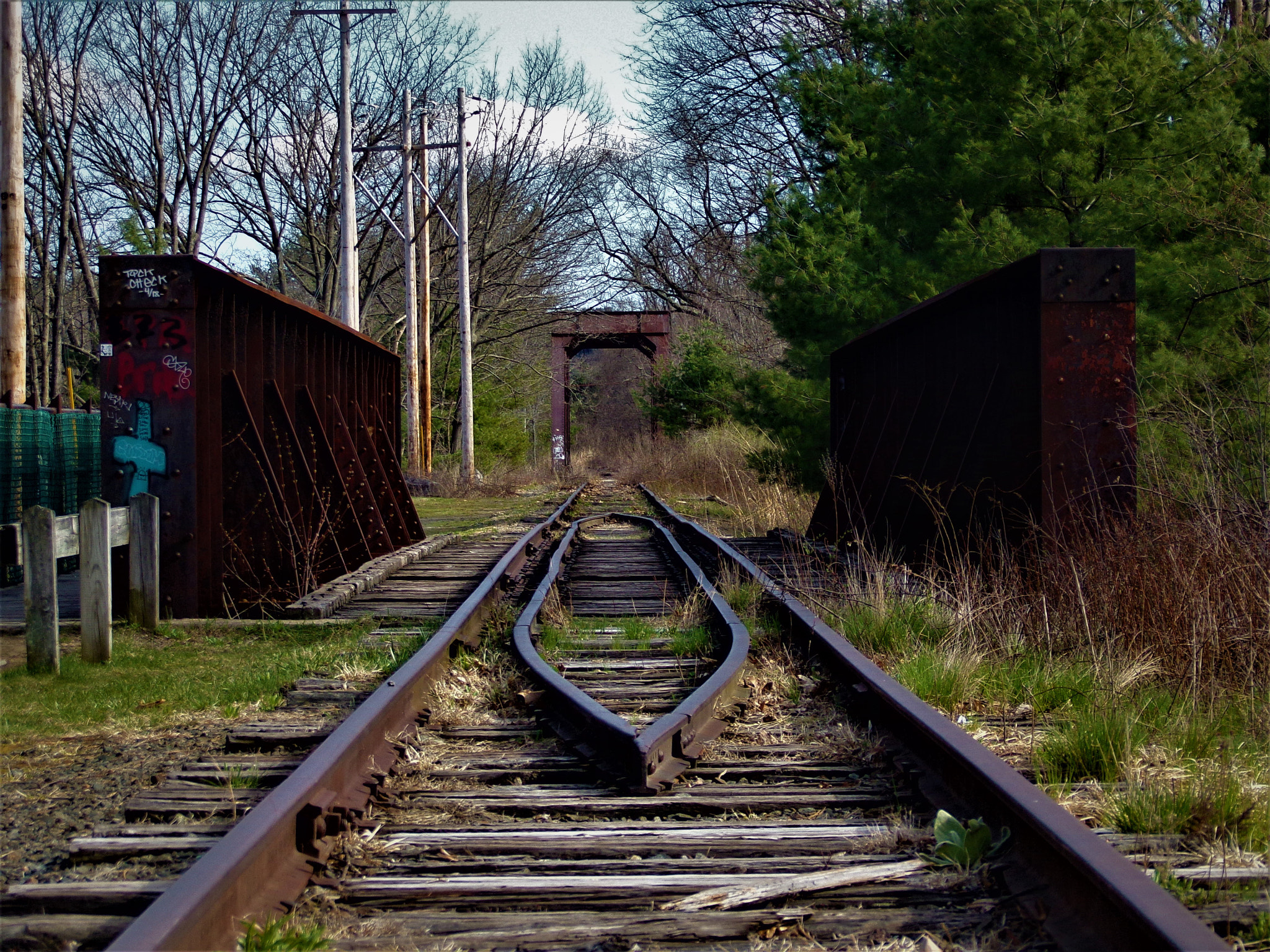 JK KODAK PIXPRO AZ401 sample photo. Old tracks photography