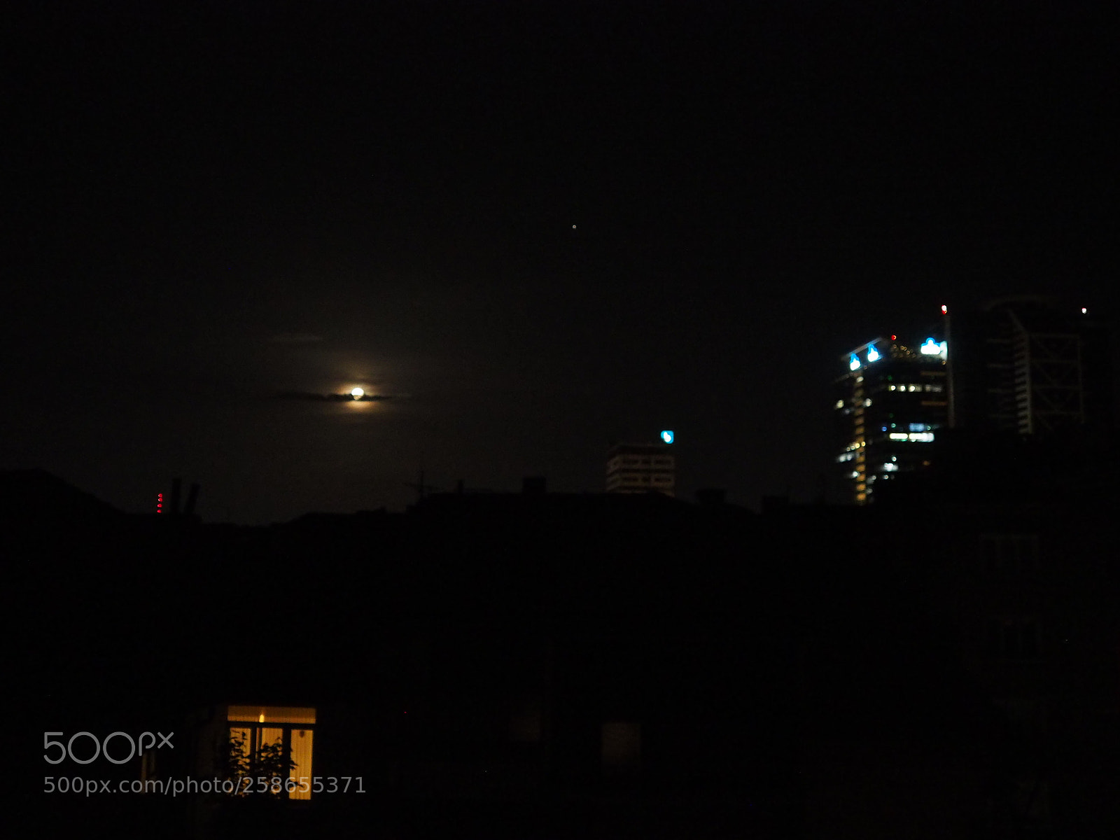 Olympus OM-D E-M10 II sample photo. Night lights photography