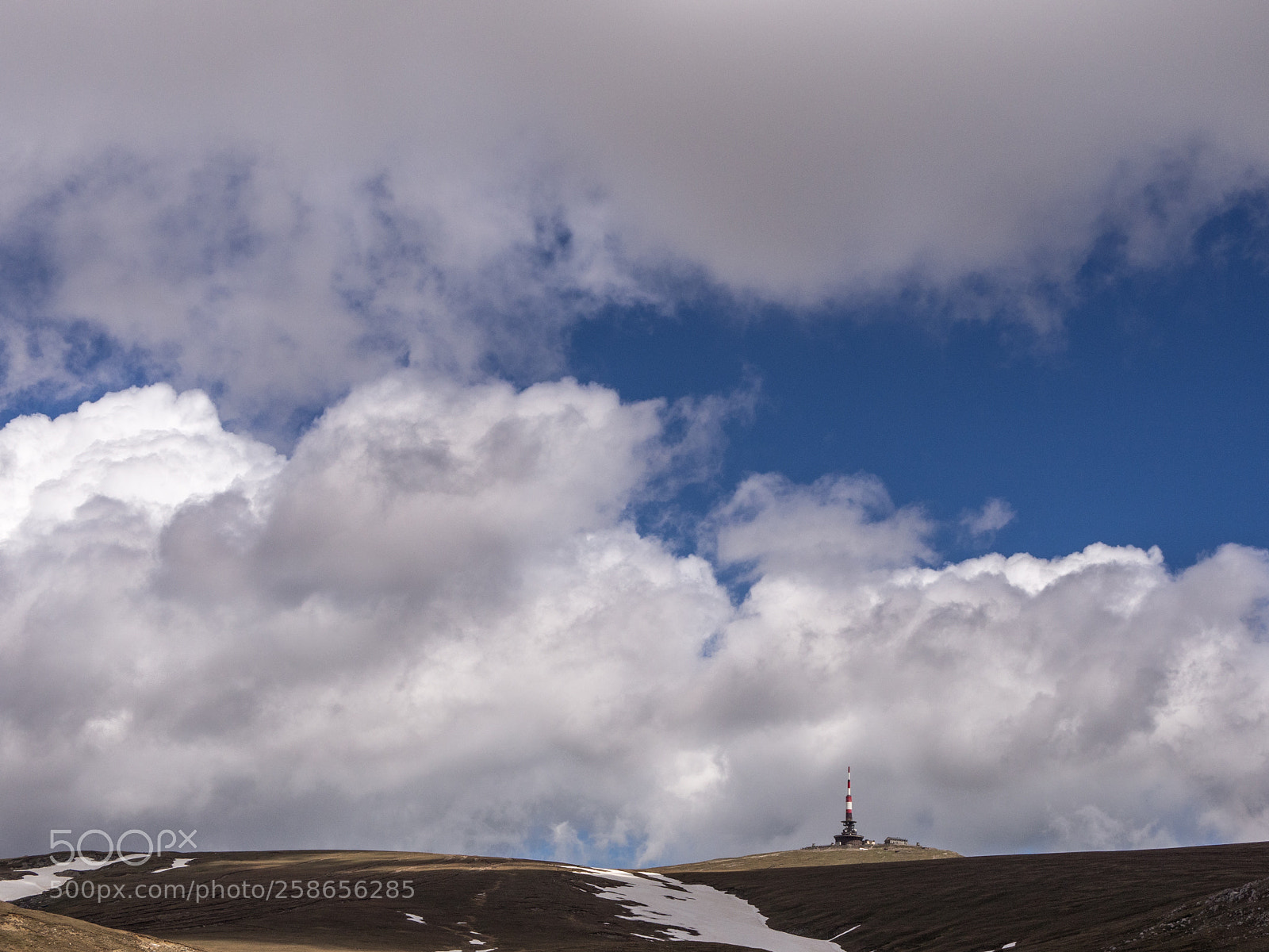 Olympus OM-D E-M10 II sample photo. Realm of clouds photography