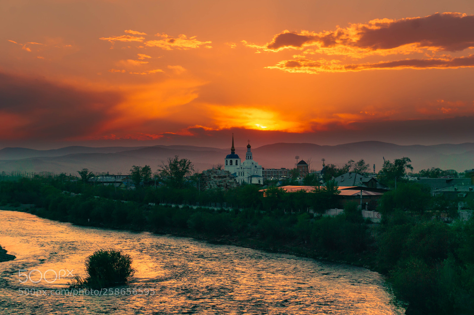 Sony a6000 sample photo. Sunset in ulan-ude photography