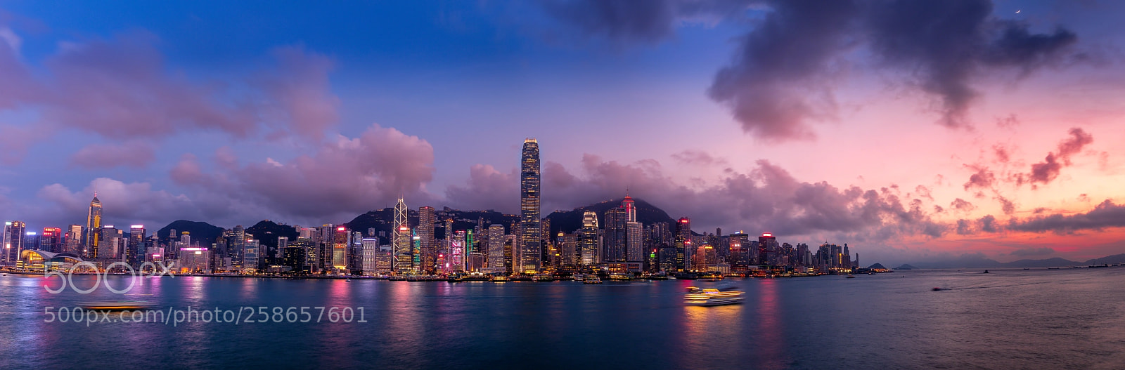 Canon EOS 5DS R sample photo. Hong kong skyline sunset photography
