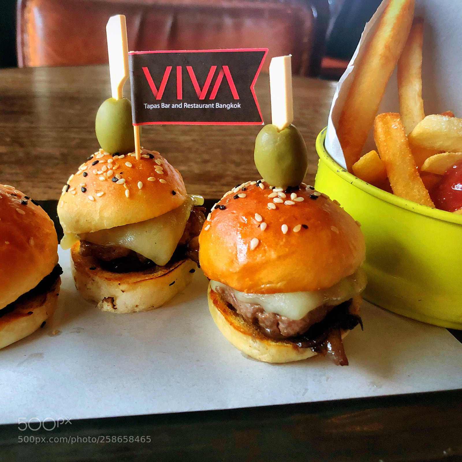 Apple iPhone 8 Plus sample photo. Mini beef burger at photography