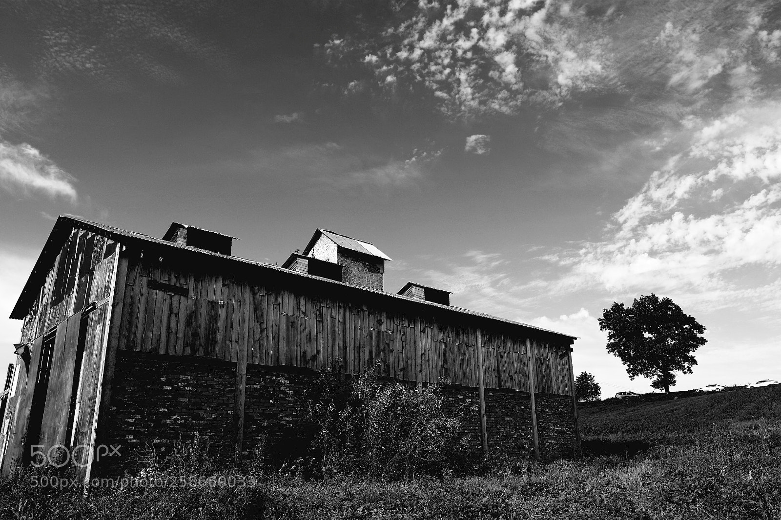 Canon EOS 5D Mark IV sample photo. Barn photography