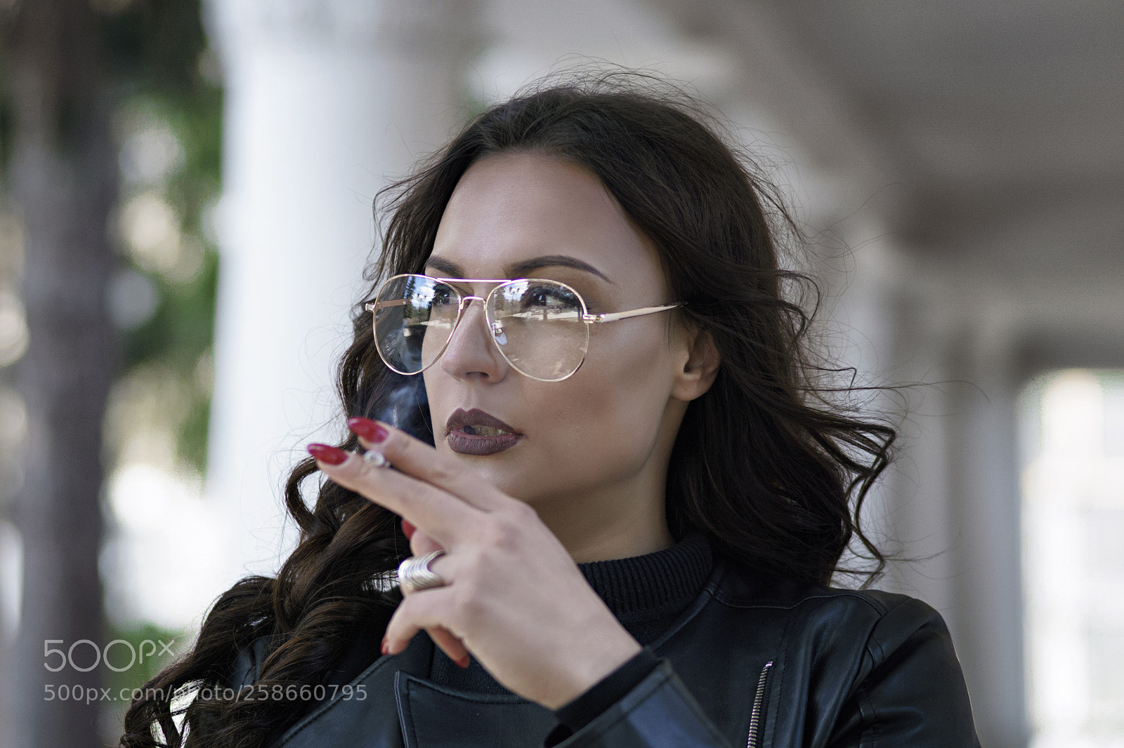 Sony ILCA-77M2 sample photo. Smoking time photography