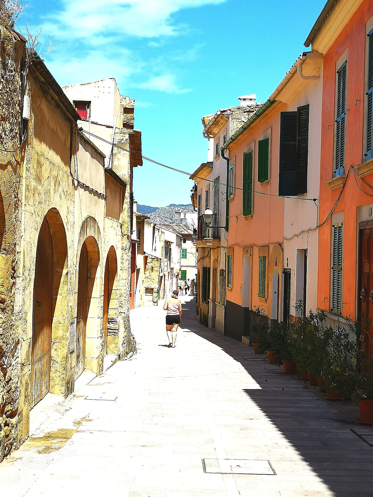 HUAWEI CLT-L09 sample photo. Narrow streets of alcudia photography